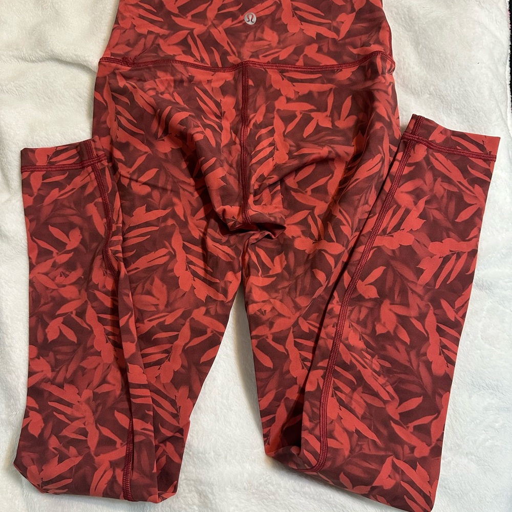 lululemon athletica Red Leaf Wunder Under 28” high rise Leggings Tights size 4 - Picture 2 of 2